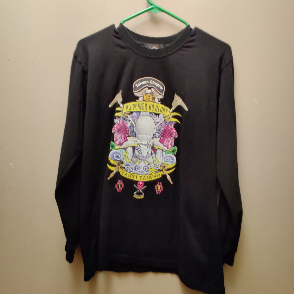 Black Long Sleeve Graphic Tee women's size (M) 2010 Taiwan hog chapter
